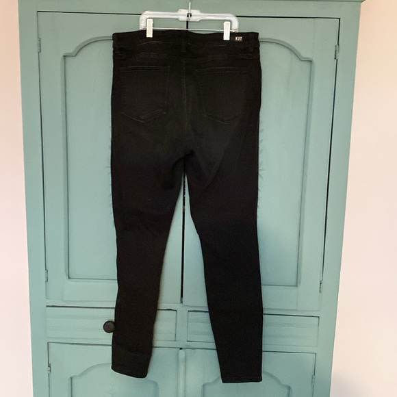 KUT from the Kloth High Rise Fab ab Skinny. Black. 14 - Picture 3 of 7
